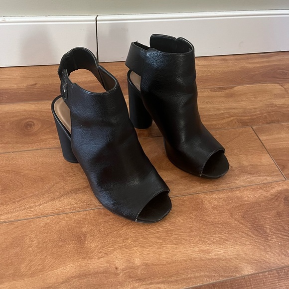 Open toe booties - Picture 3 of 4